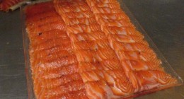Saumon mariné fenouil poivre en rouleaux
