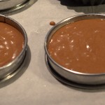 Remplir les cercles de mousse chocolat